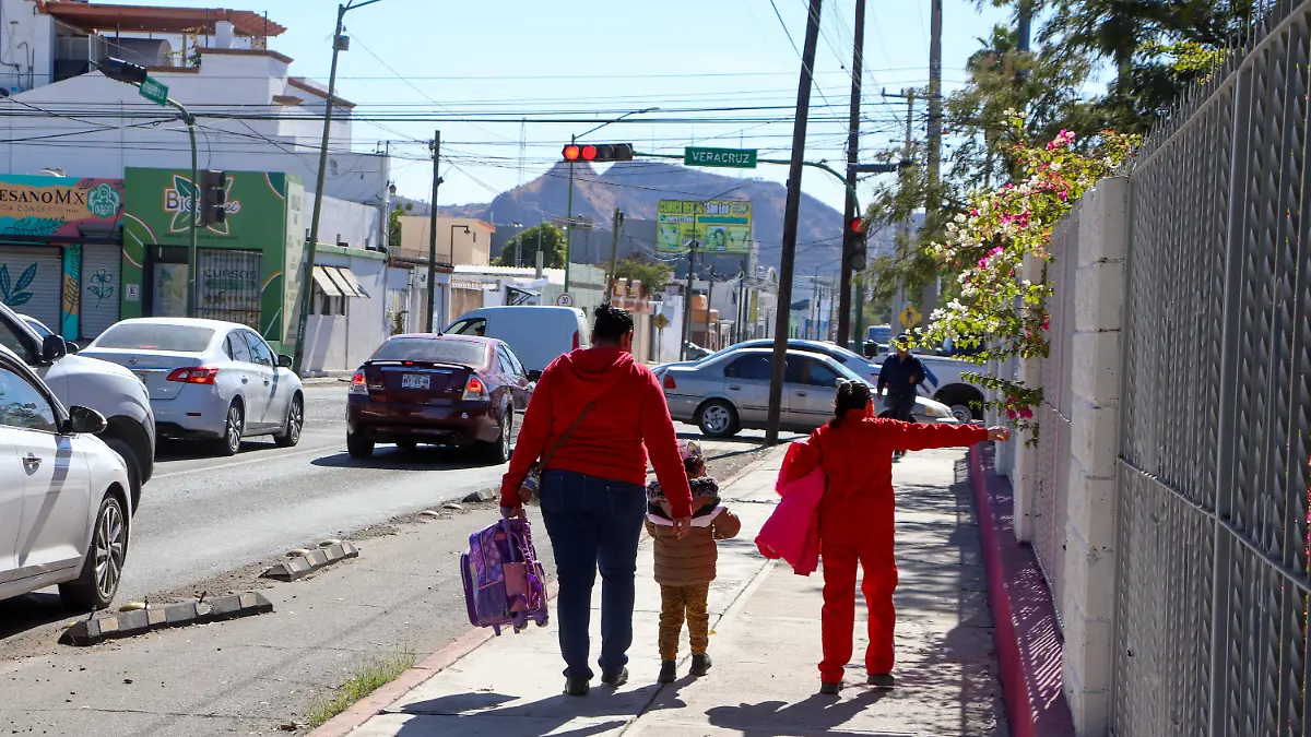 Regreso a clases - Mike Acosta (10)